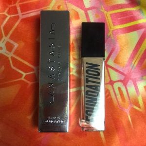 Anastasia Beverly Hills Luminous Foundation
